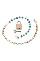COLAR DE PEDRAS VERDES E COM CADEADO