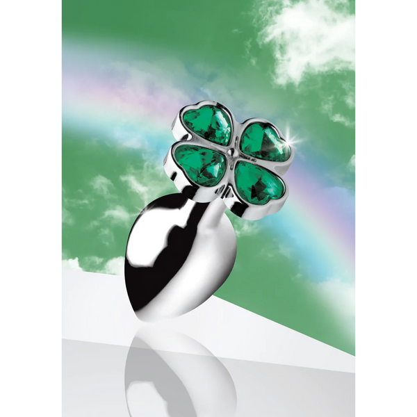 PLUG METALICO COM PEDRA VERDE EM FORMA DE TREVO