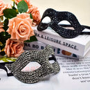 MÁSCARA COM BRILHANTES