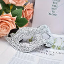 MÁSCARA COM BRILHANTES