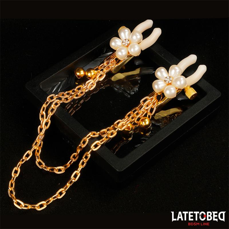 PINÇAS PARA MAMILOS COM CORRENTE, FLORES E PÉROLAS