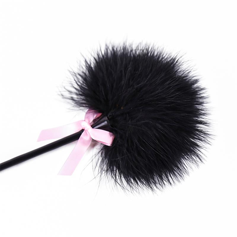 CHIBATA PRETA COM PLUMA