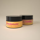 VELA DE MASSAGEM PASSIONATE COM FEROMONAS E AROMA A MARACUJÁ 20ML