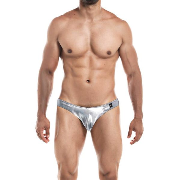 CUECA PROVOCANTE DE CORTE BAIXO BRILHANTE EM PRATEADO